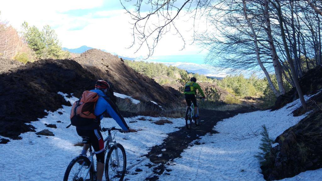 Etna Bike Holiday Zafferana Etnea Esterno foto